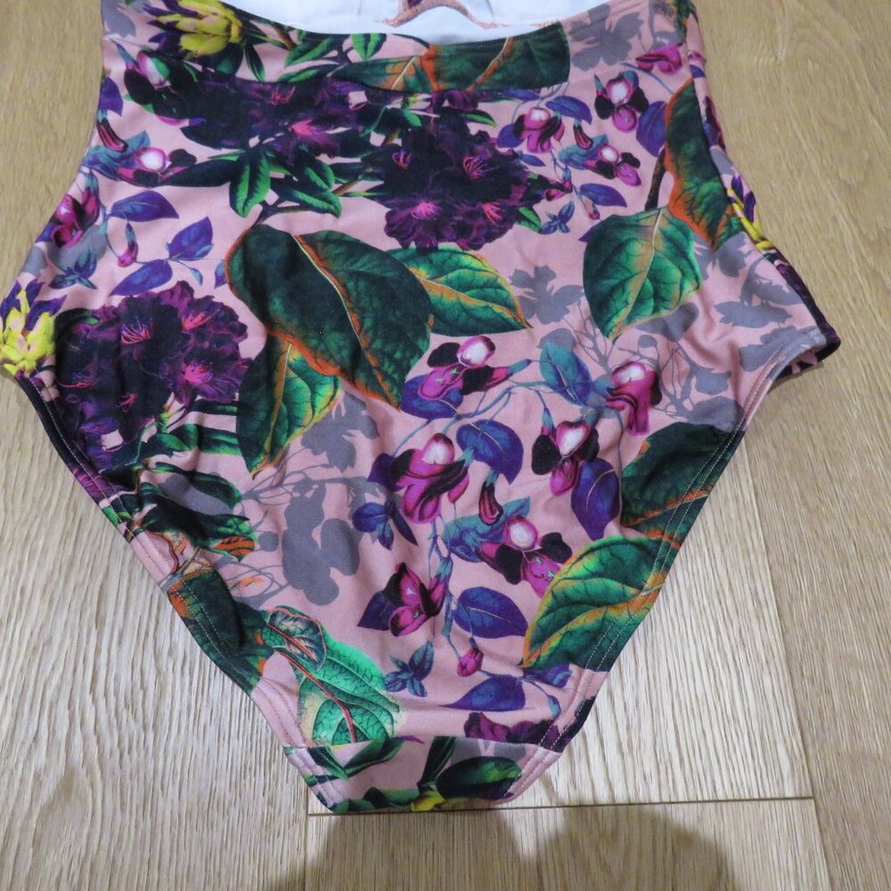 BETTY'S BEACH BUNGALOW Floral Halter Neck One Piece Swimsuit Size 10 Pink Purple - Picture 7 of 12